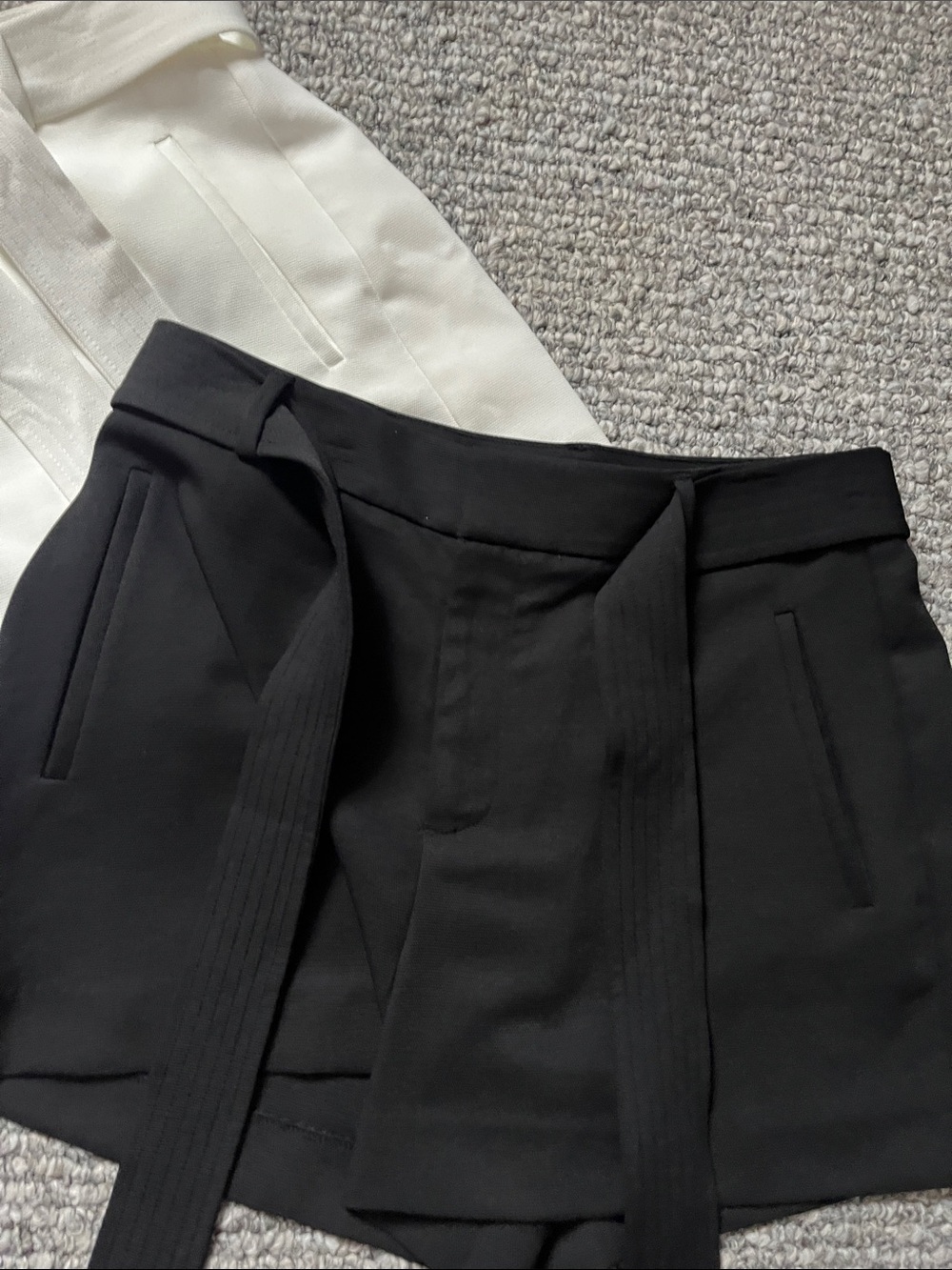 Nine West dressy  Tie Belt Shorts - Black & White Small - Picture 2 of 5